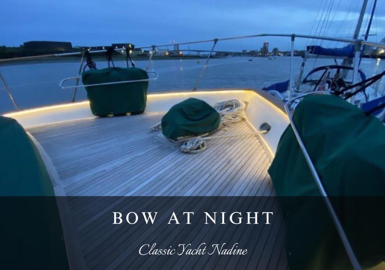 Classic Yacht Nadine In Poole Harbour, Dorset, With A Hot Tub Jacuzzi Zewnętrze zdjęcie